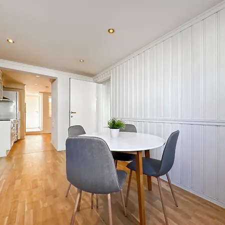 Ledaal Place 1 By Holiday home