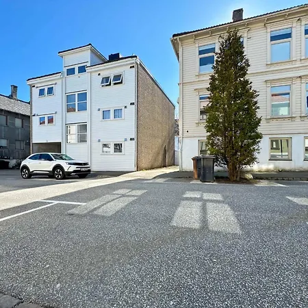 Ledaal Place 1 By Holiday home