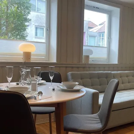 Ledaal Place 1 By Holiday home